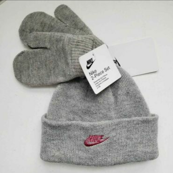 Nike NWT Toddler Girls Hat & Mitts Set - 0/S - Picture 1 of 7